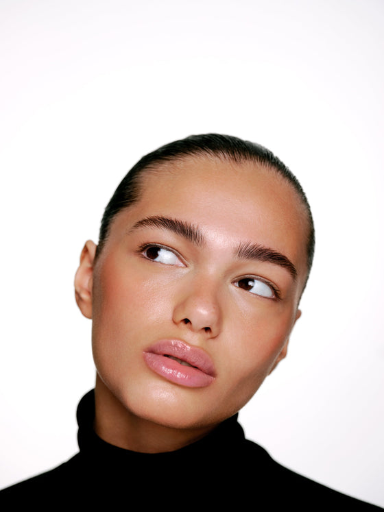 How to Trim Your Eyebrows at Home Safely