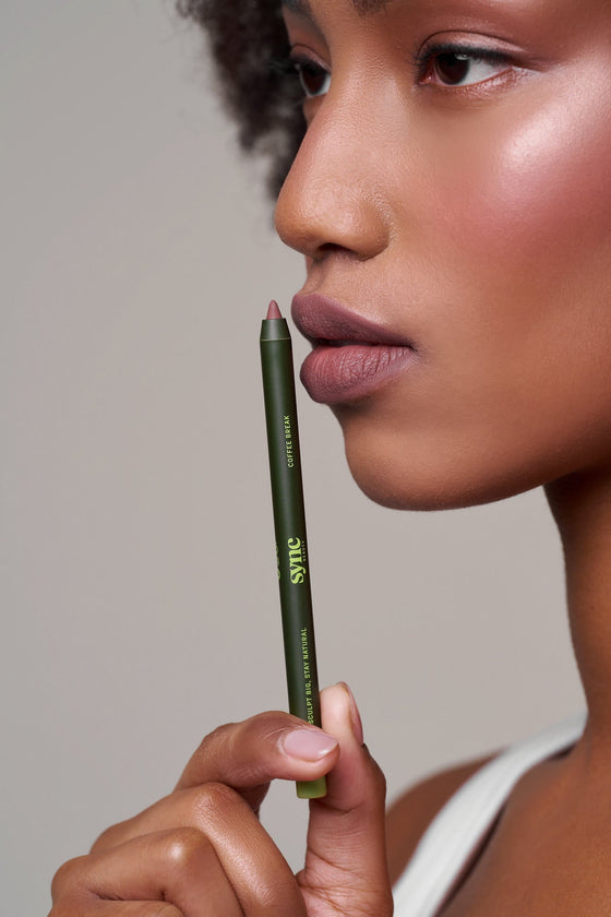 How to Apply Lip Liner Like a Pro