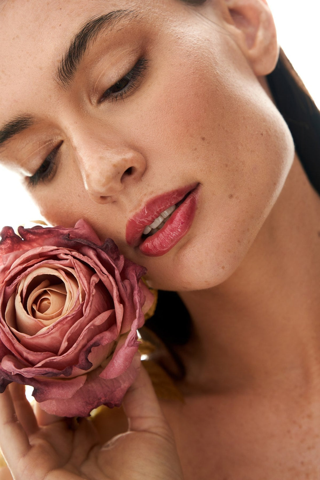 How to Make Your Lips Look Bigger with Liner — SYNC Beauty journal